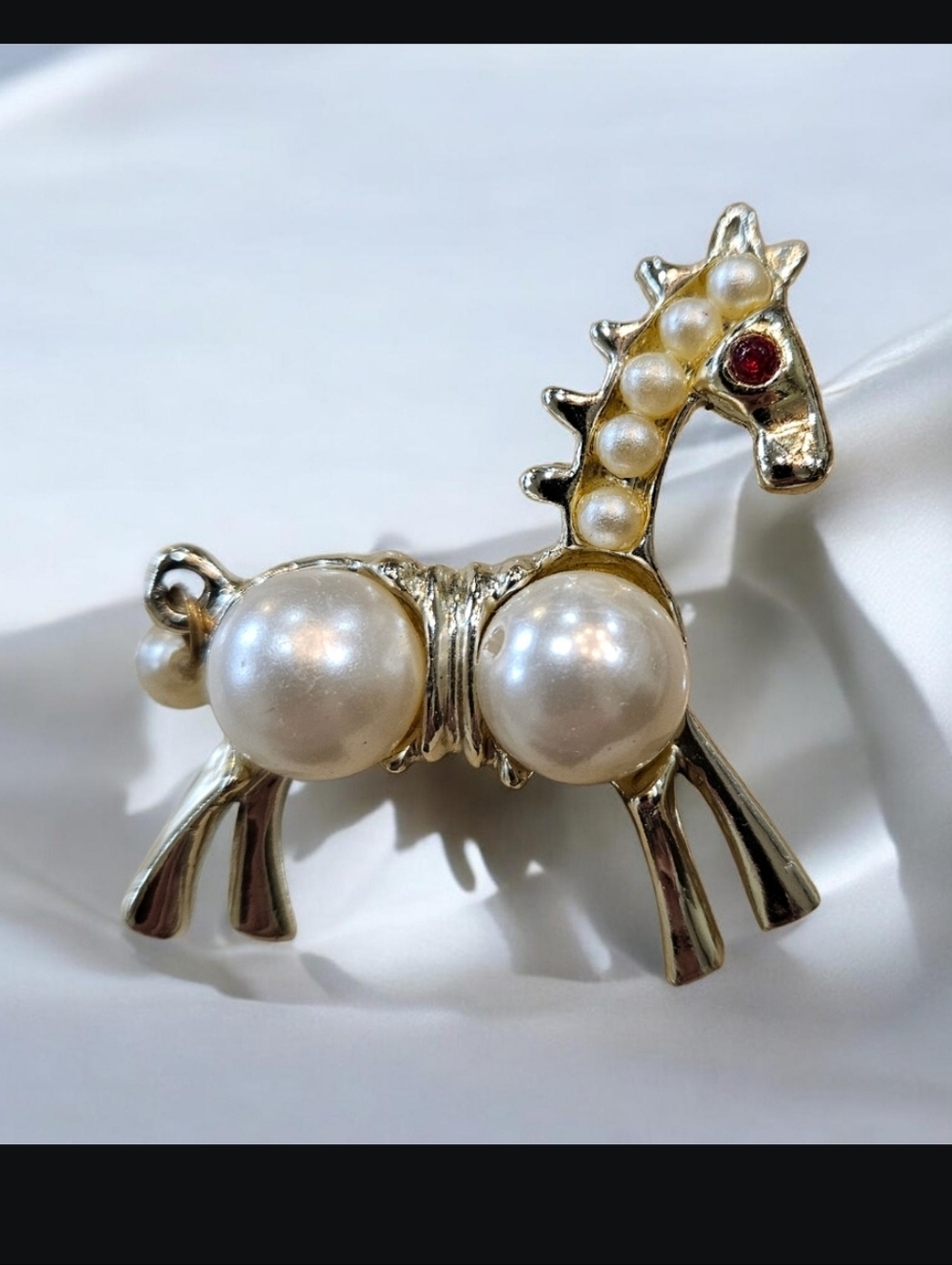 Mid-century Jelly Belly Horse Brooch Red Crystal Eye Equestrian‎ Jewelry Gifts